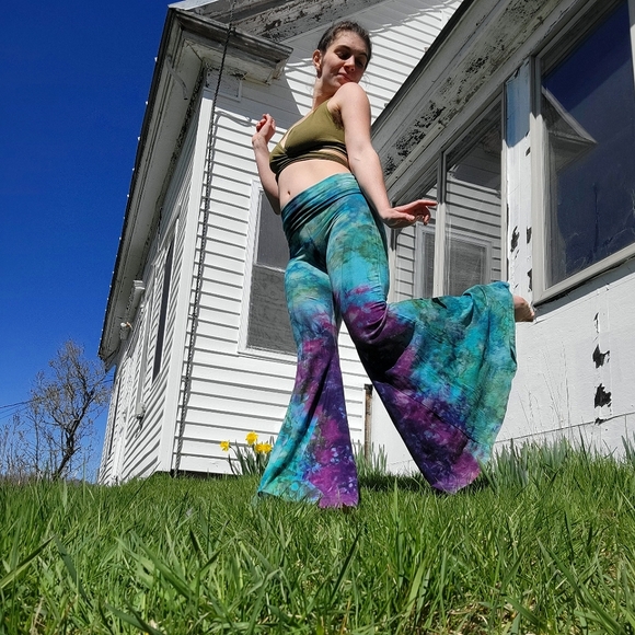 Gratefully Threaded x The Tying Alchemist Mermaid Bells - Picture 4 of 4